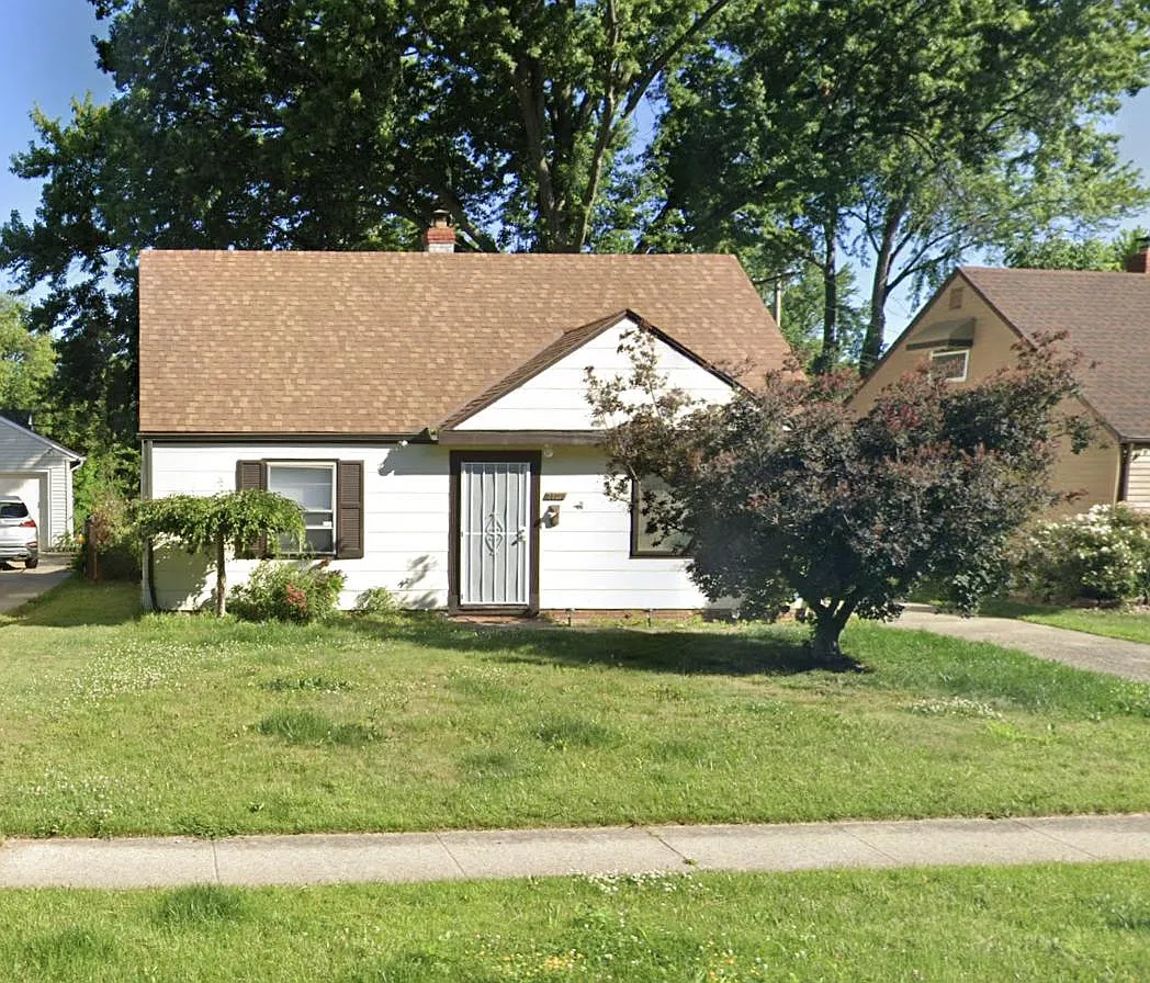 23319 Williams Ave photo 1