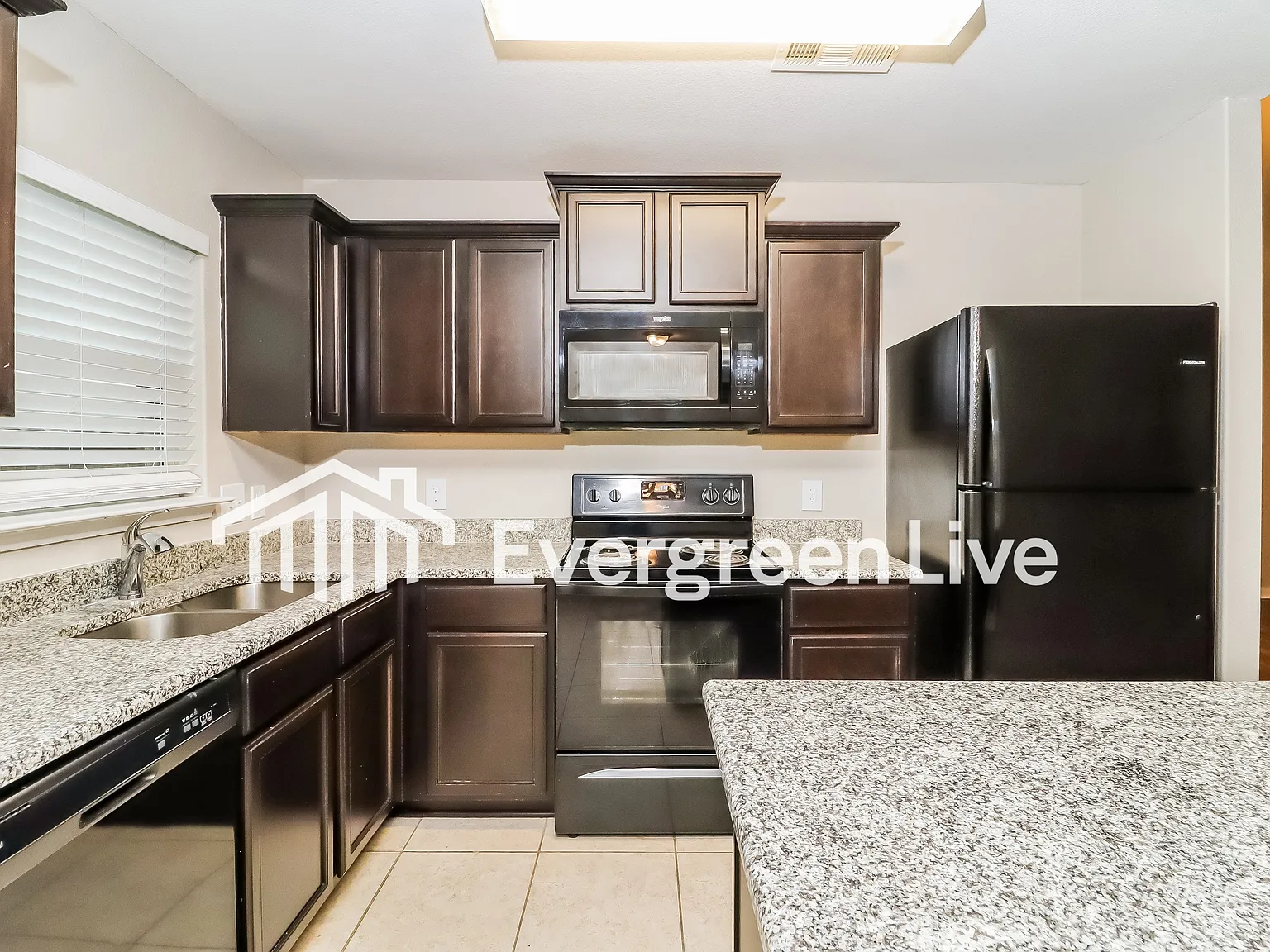 4 bed, 2.0 bath, 1658 sqft, $1,795 — Photo 4