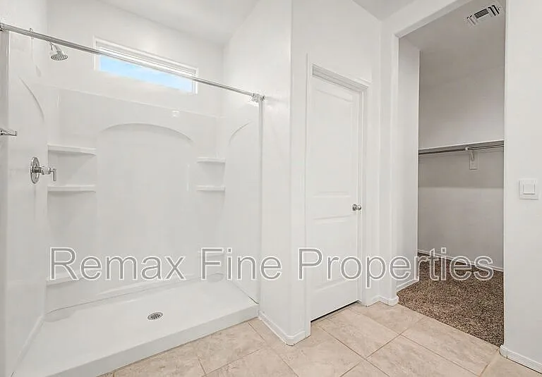 1566 E Fletcher Dr — Photo 16