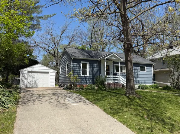 2901 Arbor St, Ames, IA 50014