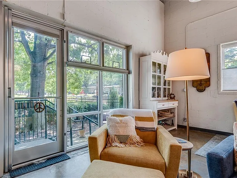 5200 Peachtree Rd #1101 — Photo 22