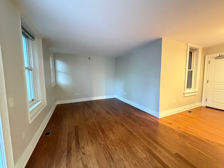 201 W Huron St #D — Photo 15
