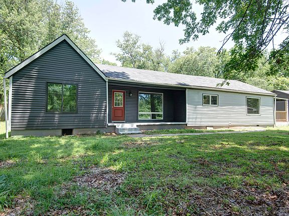 2nd image of 654 S Laurel Avenue