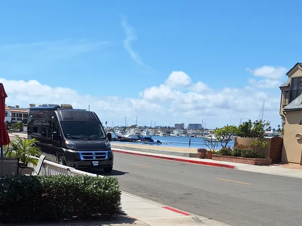 903 W Bay Ave, Newport Beach, CA 92661