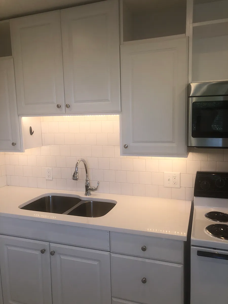 Building Photo - 3428 Dakota Ave #1