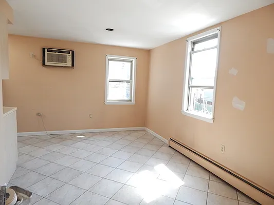 Rented by Capri Jet Realty Corp | media 13