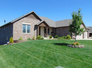 1912 Tuscany Ln, Nixa, MO 65714