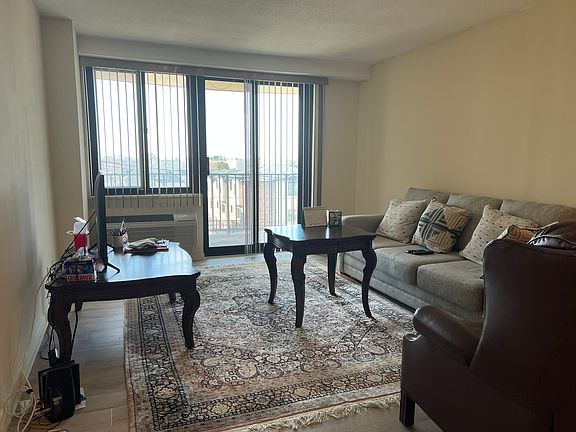 3rd image of 1590 Anderson Ave APT 4A