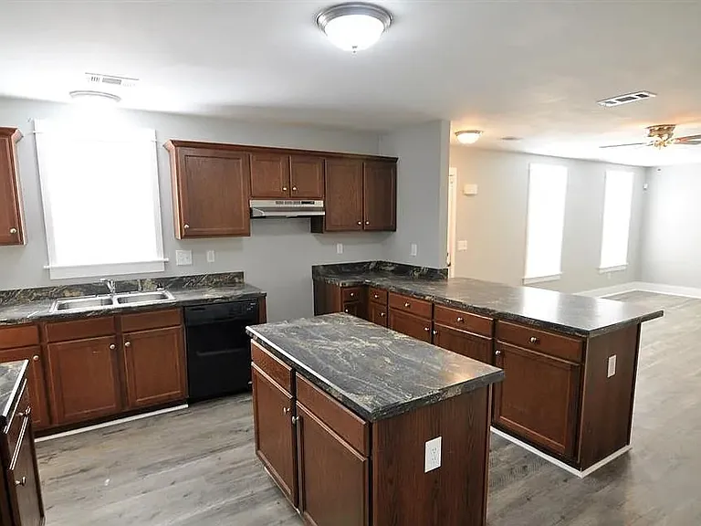 4137 Fitzpatrick Blvd — Photo 4