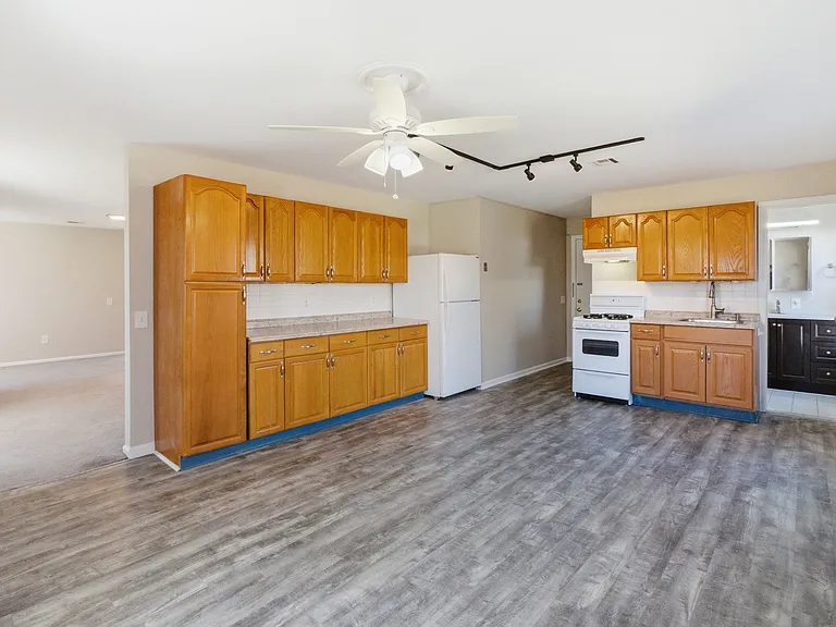 42 Cook Ave #5 — Photo 4