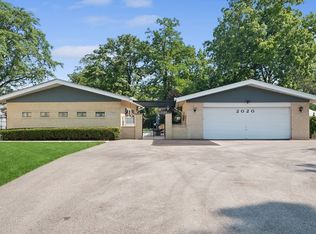 2020 W Touhy Ave, Park Ridge, IL 60068