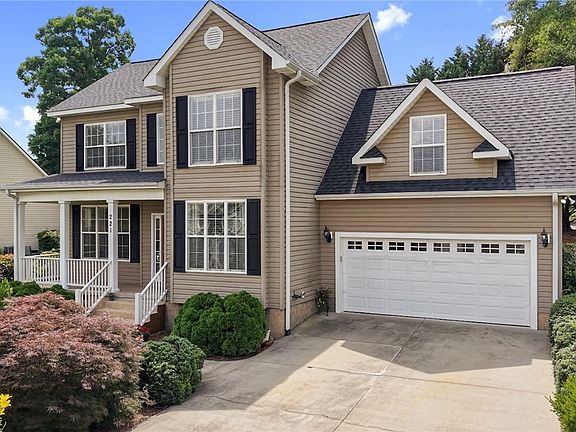 3rd image of 221 Savannah Dr