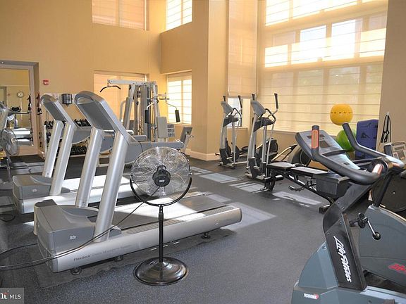 5th image of 3830 9th St N Penthouse 5W-PH5W