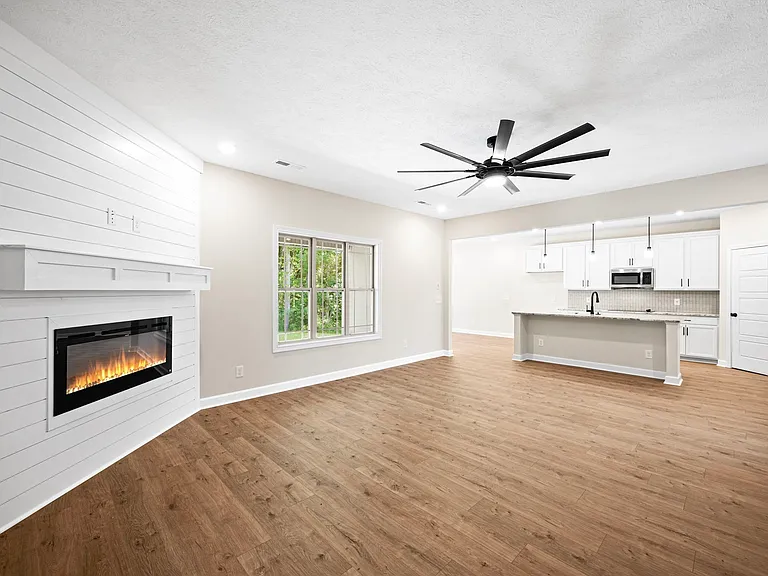 1749 Powell Rd — Photo 8