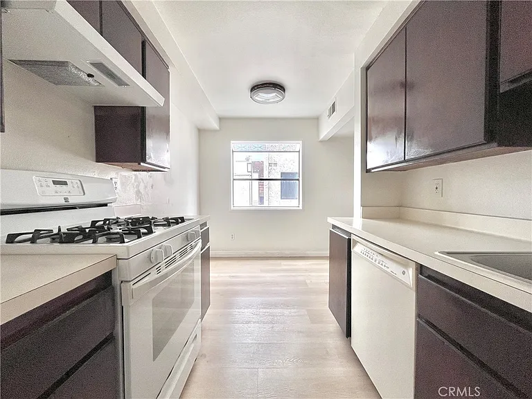 598 W Huntington Dr #C — Photo 9