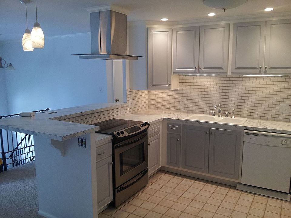 1st image of 431 Douglas Dr