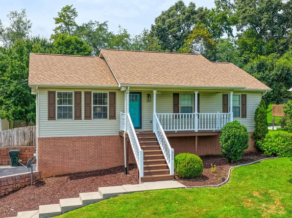 302 Maple Ridge Dr, Jonesborough, TN 37659