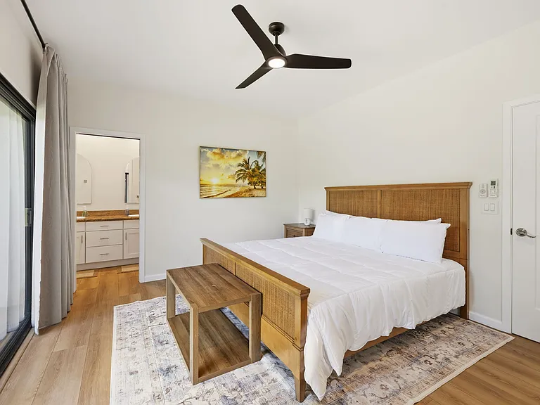 2020 Pahoehoe St — Photo 17