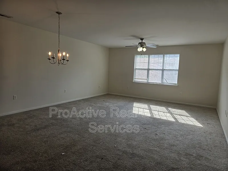 2 bed, 2.0 bath, 1367 sqft, $2,000 — Photo 3