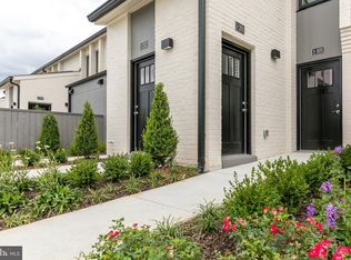 19510 Village Walk Dr UNIT 2-203, Montgomery Village, MD 20886