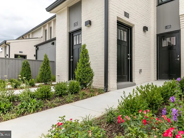 19510 Village Walk Dr Unit 2-203, Montgomery Village, MD 20886