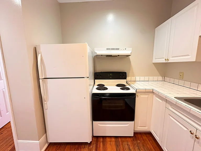 517 Walnut Ave #4 — Photo 9