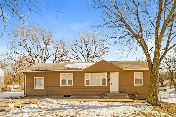 3 bed, 2.0 bath, 1272 sqft, $1,445 — Photo 1