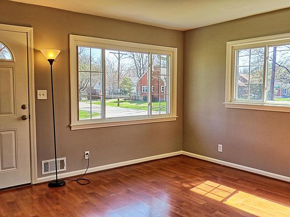 5th image of 3040 Nadina Dr
