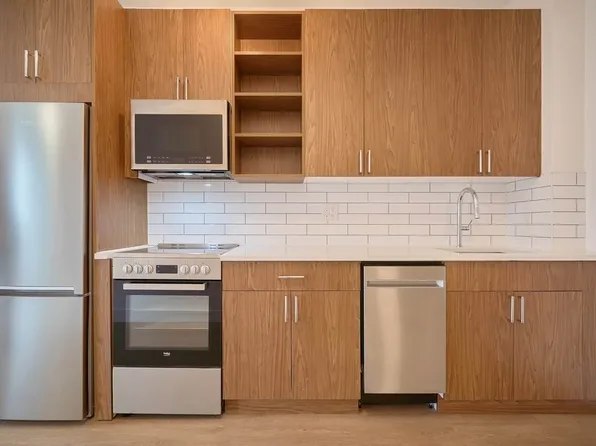 82 4th Avenue image 8 of 27