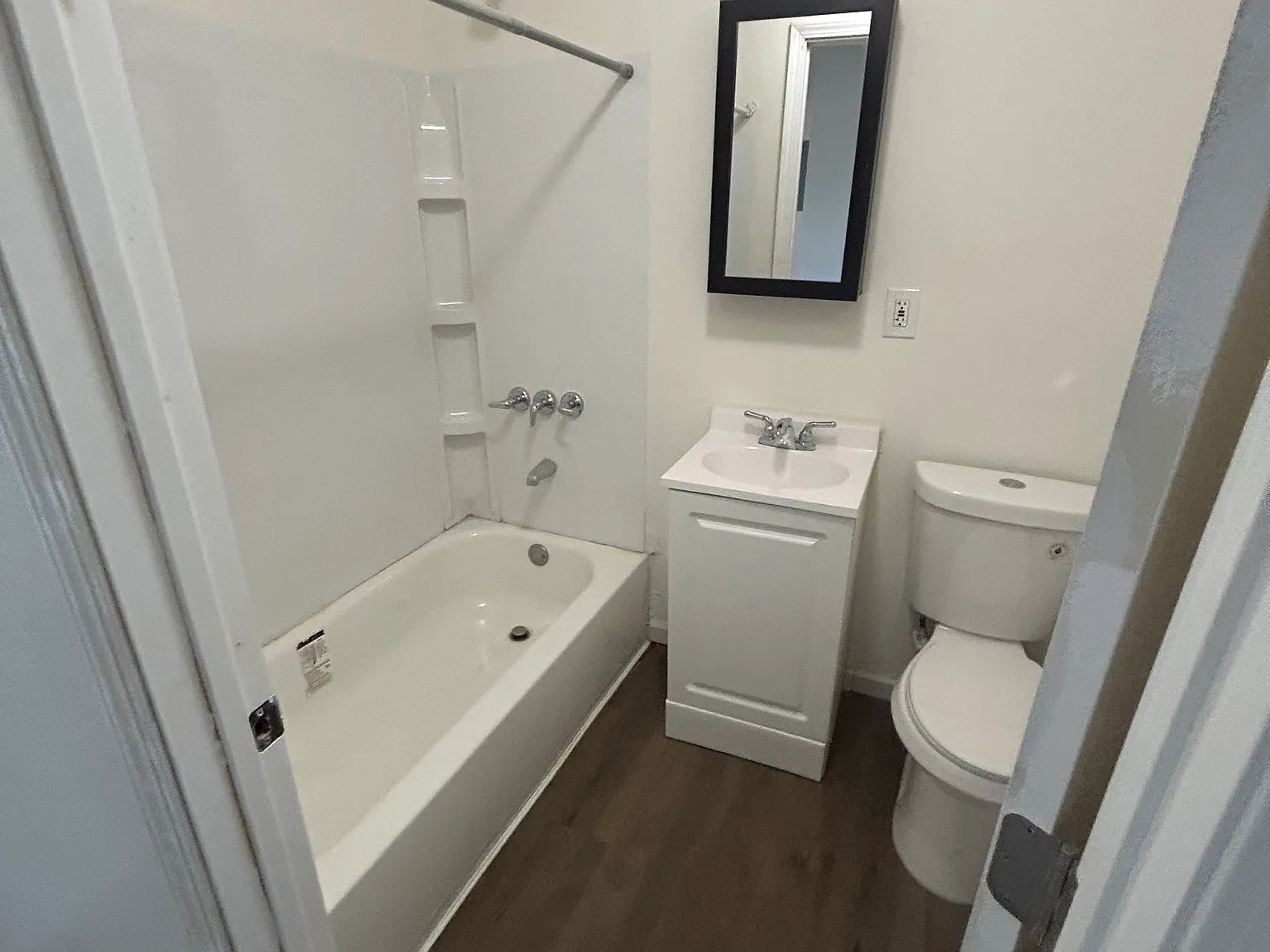 2 bed, 750 sqft, $1,800 — Photo 1