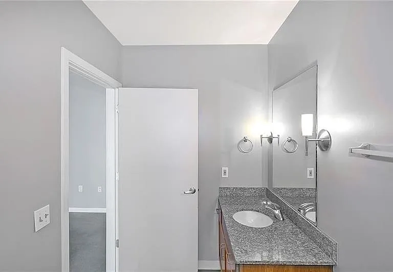 620 Glen Iris Dr NE #325 — Photo 13