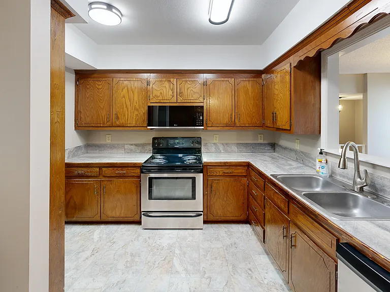 1275 N Gregg Ave — Photo 18