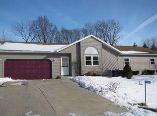 W2358 Heather St, Oconomowoc, WI 53066