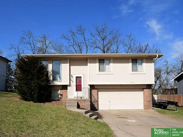 302 Fort St, Papillion, NE 68046