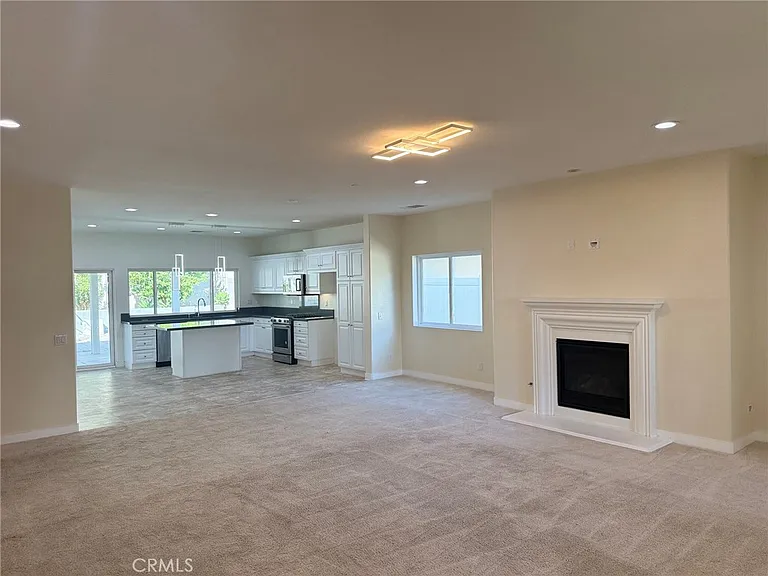 2975 Gibson St — Photo 4