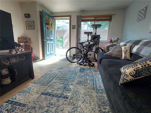 2nd image of 618 1st St #620
