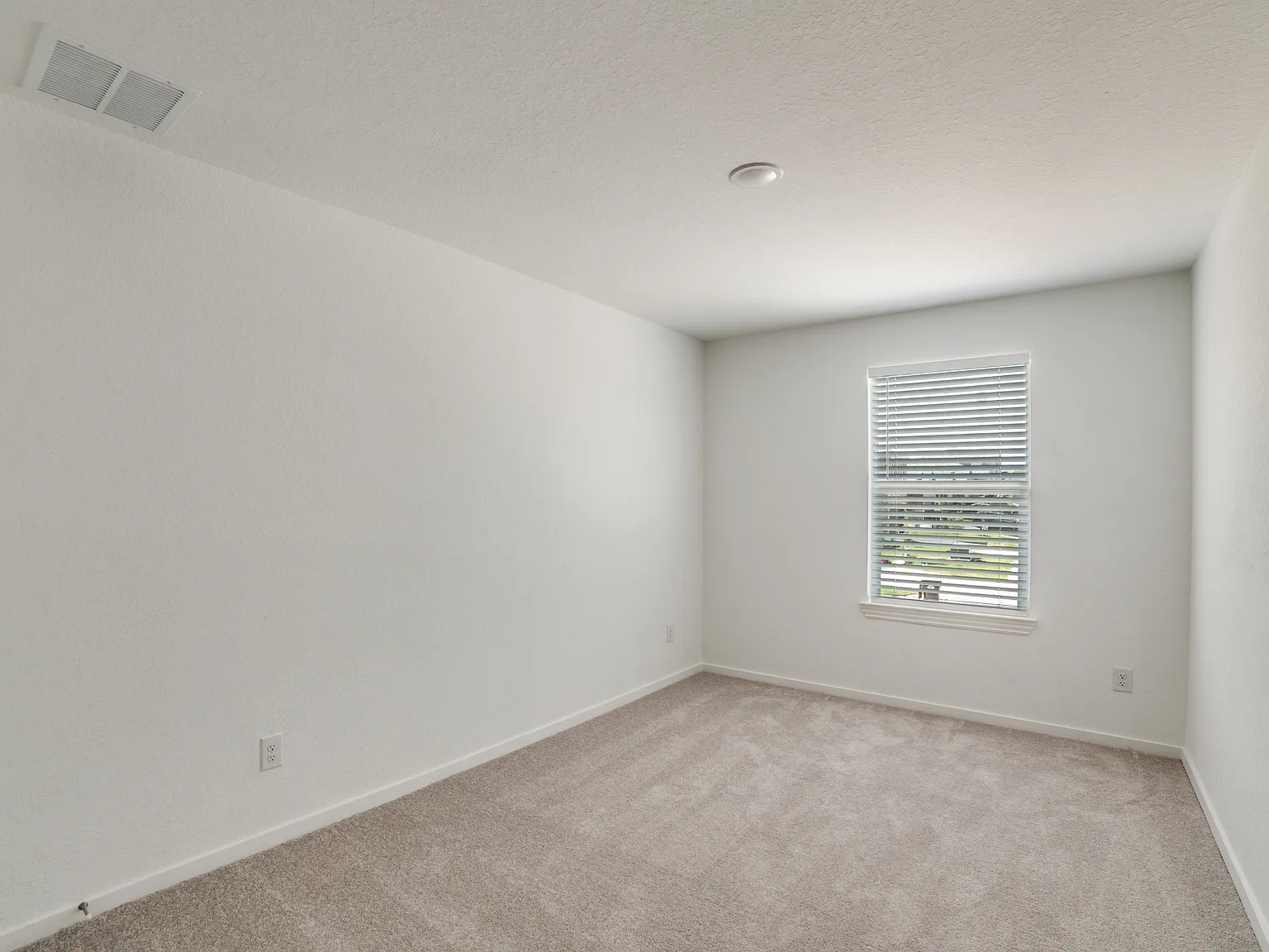 Morgan Crest 5202 - 1 — Photo 2