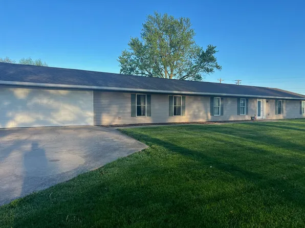 102 E Spring St, 102 E Spring St #C, Camp Pt, IL 62320