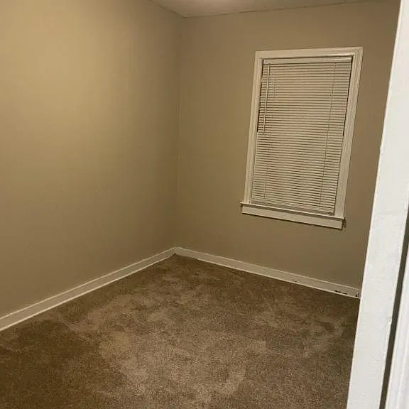 618 Robinson Dr — Photo 5