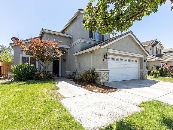 2nd image of 1718 Komenich Dr