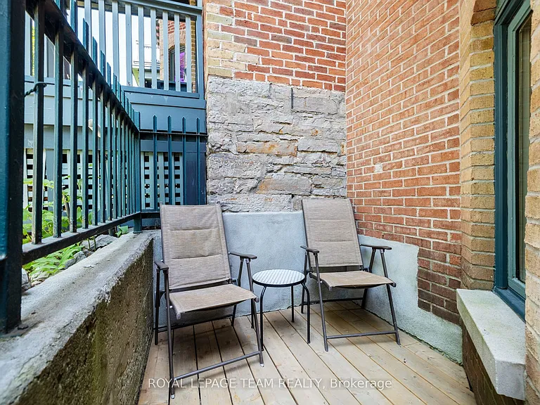 513 King Edward Ave #1 — Photo 18