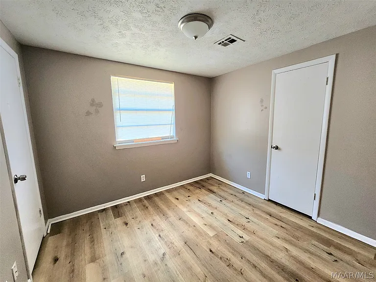 102 White Oak Dr — Photo 5