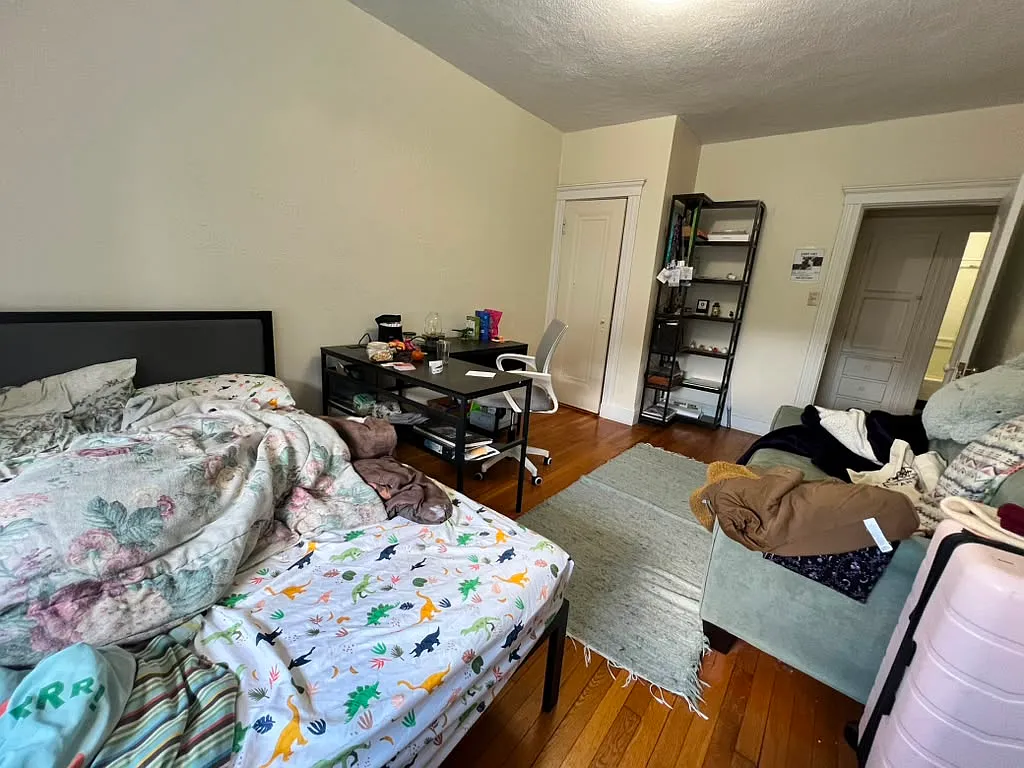 Studio, $2,025 — Photo 4