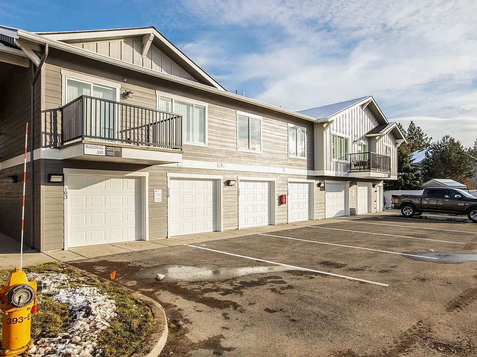 98 Hayden Lodge