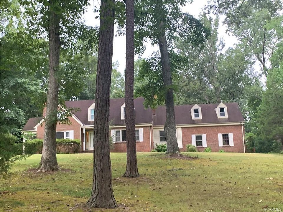 2nd image of 8849 Lyndale Dr