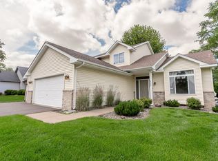 8284 Ashford Rd, Woodbury, MN 55125