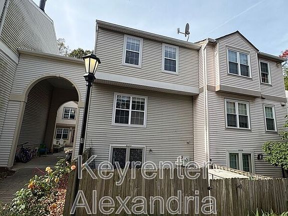 3rd image of 5822 Bridgetown Ct