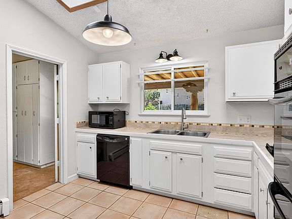 5th image of 1123 Gusdorf Rd