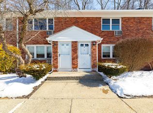 2710 South Rd UNIT H8, Poughkeepsie, NY 12601