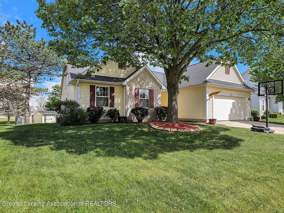 1st image of 1920 Hollowbrook Dr